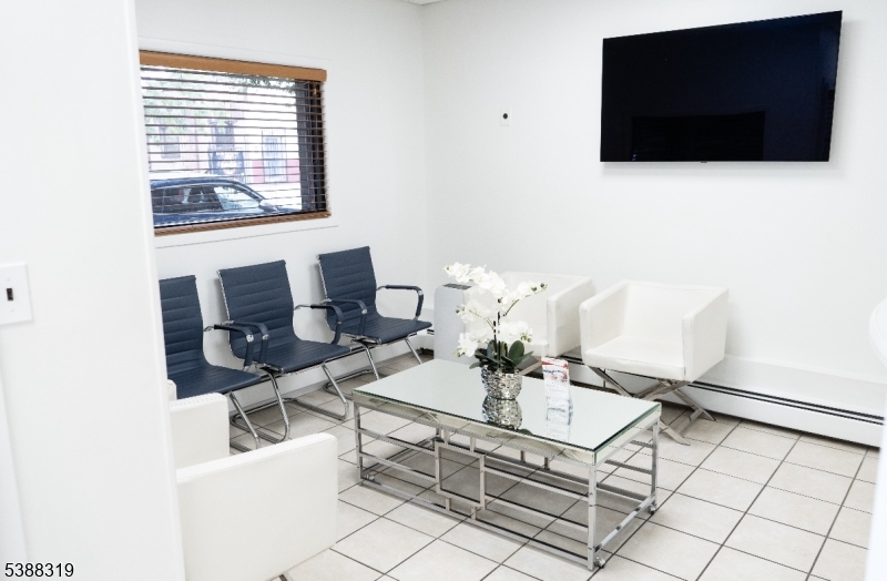 Elizabeth City, New Jersey, 07206, United States, 2 Bedrooms Bedrooms, ,3 BathroomsBathrooms,Residential,For Sale,1992844