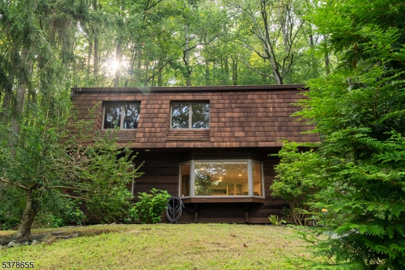 Lebanon Twp., New Jersey, 08826, United States, 3 Bedrooms Bedrooms, ,2 BathroomsBathrooms,Residential,For Sale,1972672