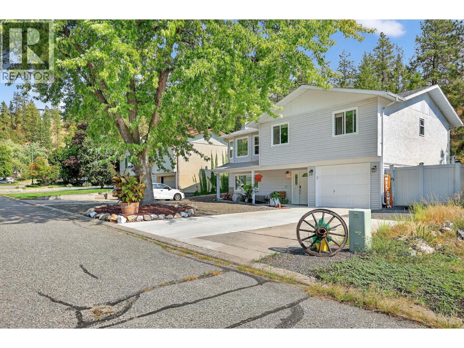 PENTICTON, British Columbia, V2A 7E7, CA, 4 Bedrooms Bedrooms, ,3 BathroomsBathrooms,Residential,For Sale,1947241