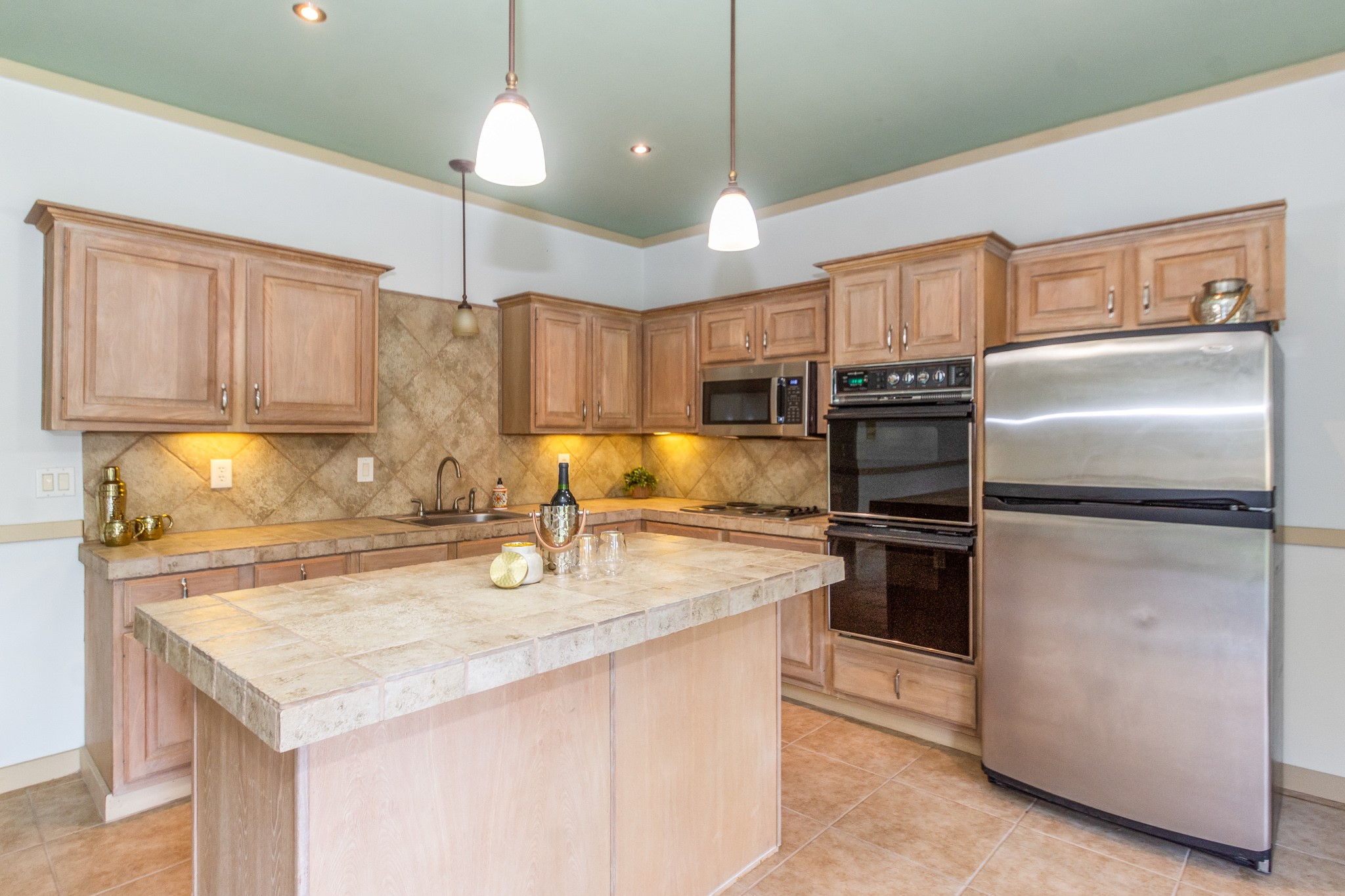 Houston, Texas, 77058, United States, 3 Bedrooms Bedrooms, ,4 BathroomsBathrooms,Residential,For Sale,1924880