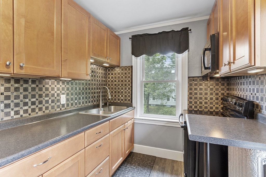 Lunenburg, Massachusetts, 01462, United States, 4 Bedrooms Bedrooms, ,2 BathroomsBathrooms,Residential,For Sale,1875910