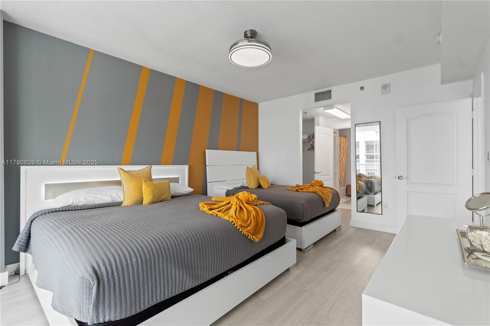 Miami, Florida, 33131, United States, 1 Bedroom Bedrooms, ,1 BathroomBathrooms,Residential,For Sale,1768107