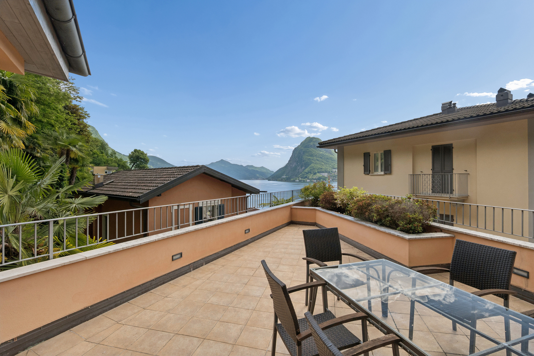  Diana Residence: Elegant penthouse with garden, pool and lake view - 物件實景