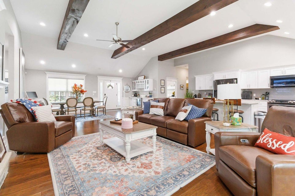 Somerset, Kentucky, 42503, United States, 4 Bedrooms Bedrooms, ,3 BathroomsBathrooms,Residential,For Sale,1981769