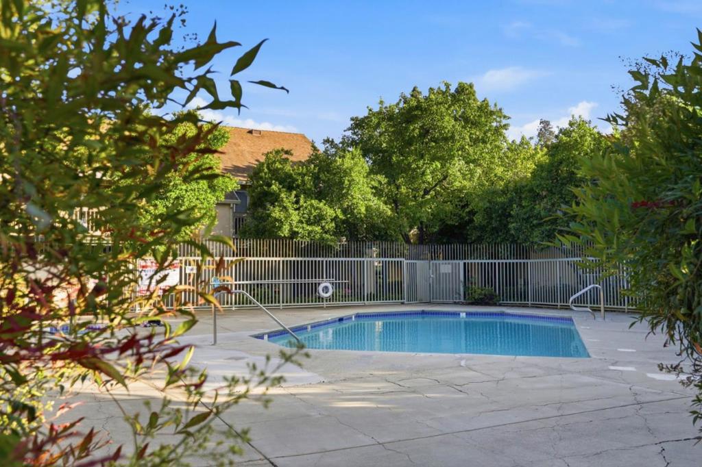 San Jose, California, 95122, United States, 2 Bedrooms Bedrooms, ,2 BathroomsBathrooms,Residential,For Sale,2038444