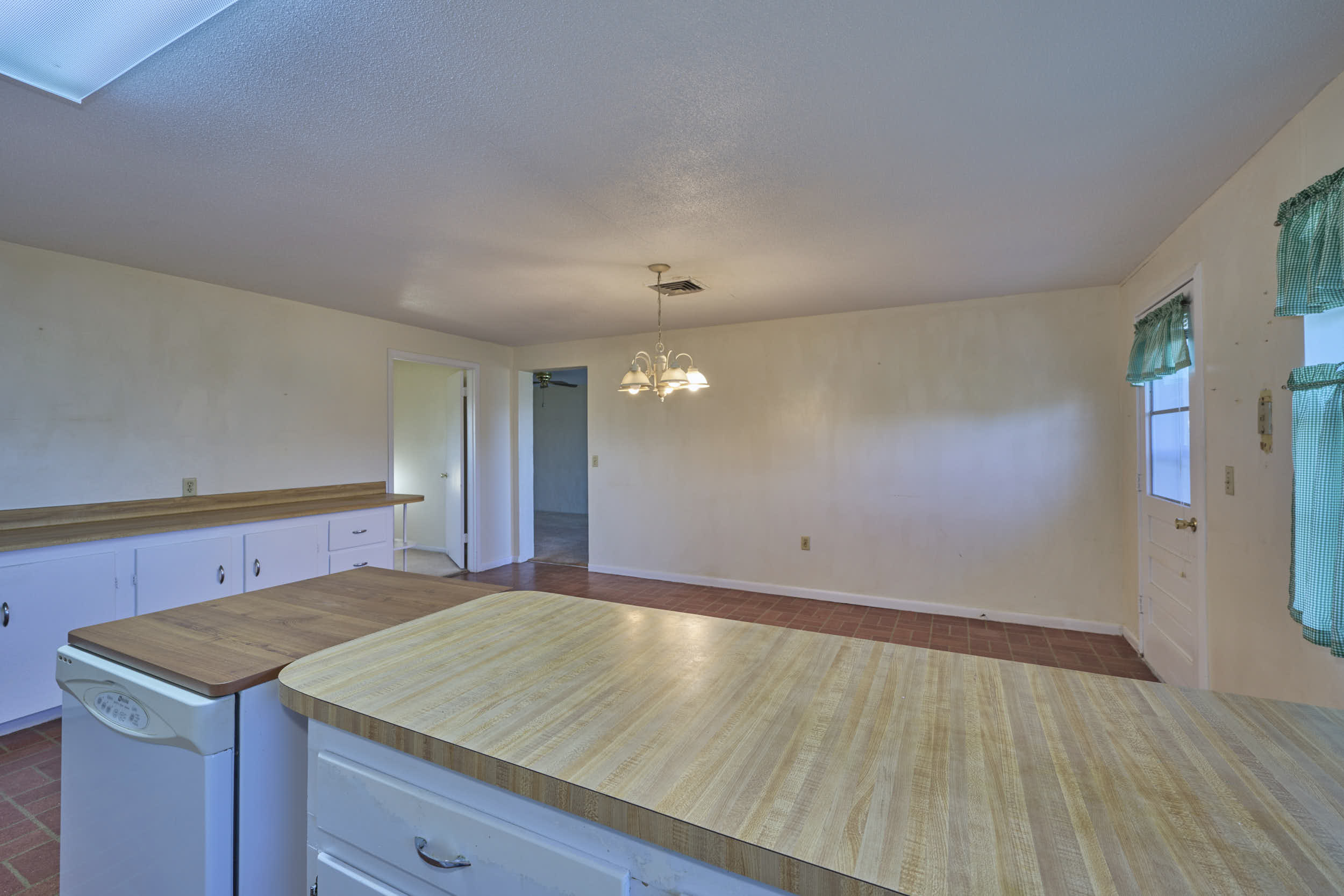 BARTOW, Florida, 33830, United States, 3 Bedrooms Bedrooms, ,2 BathroomsBathrooms,Residential,For Sale,1915491