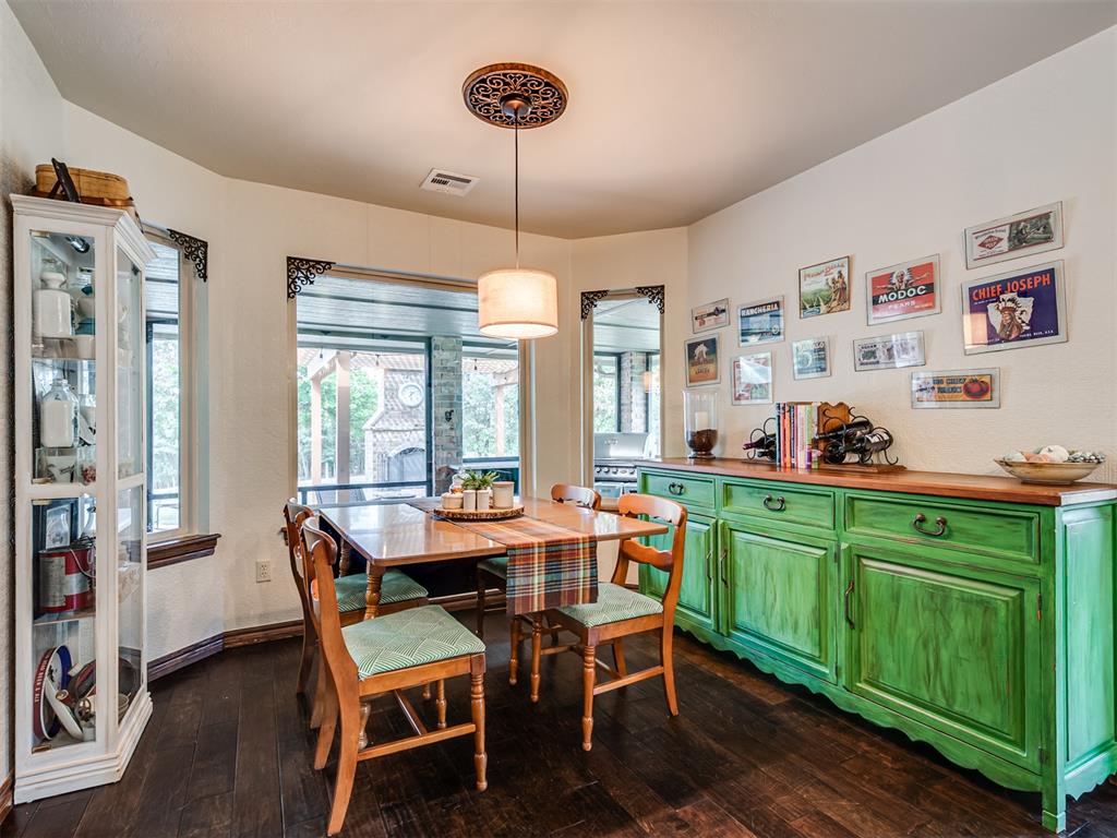 Jones, Oklahoma, 73049, United States, 4 Bedrooms Bedrooms, ,5 BathroomsBathrooms,Residential,For Sale,1987099