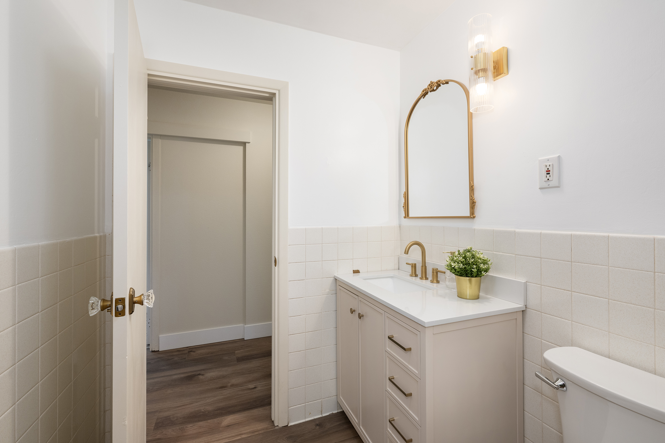  Beautifully Maintained 1960s Home - 物件實景