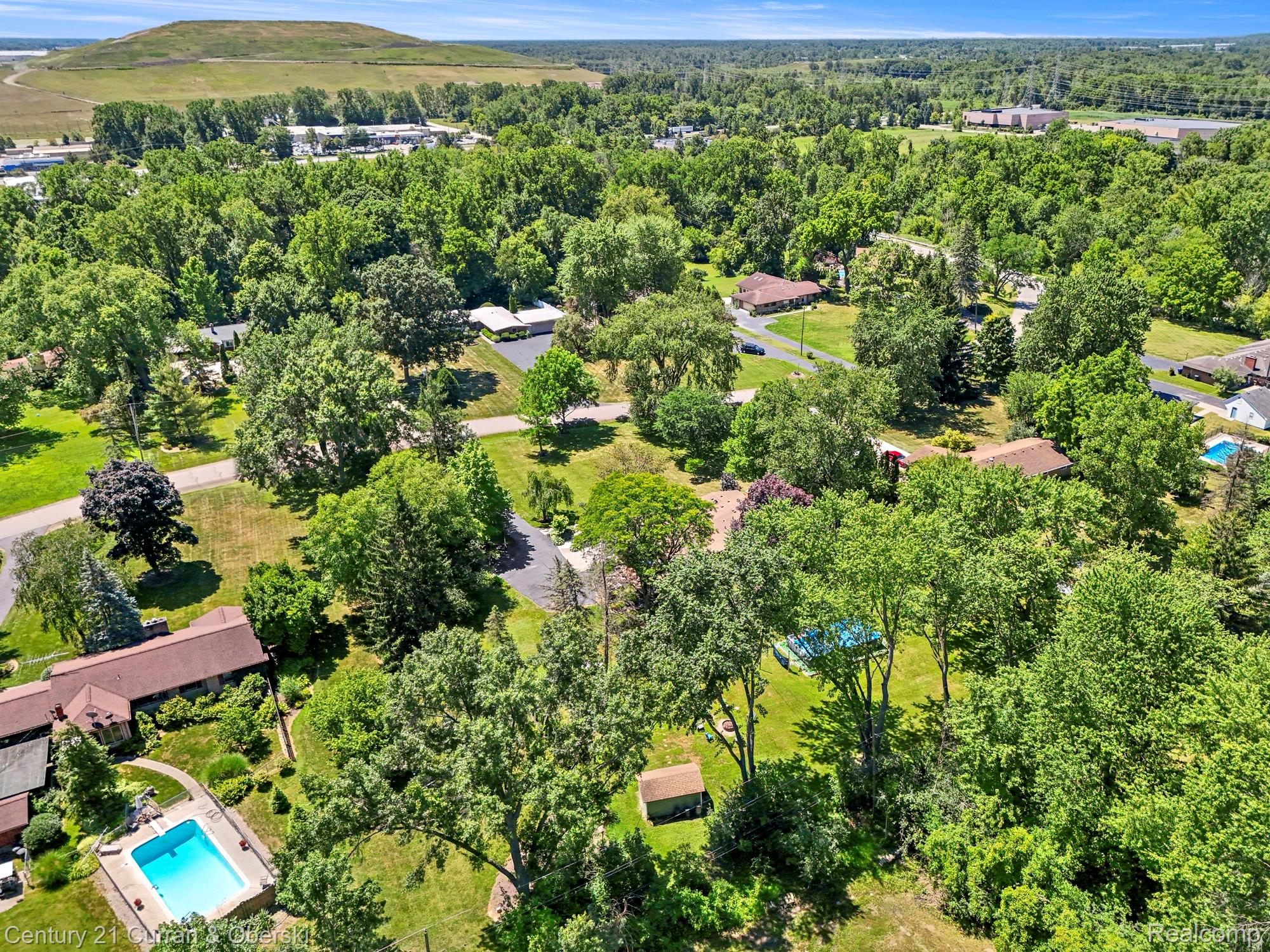 Canton Charter Township, Michigan, 48188, United States, 5 Bedrooms Bedrooms, ,3 BathroomsBathrooms,Residential,For Sale,1904333