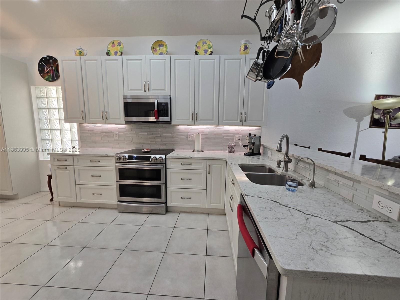 Pembroke Pines, Florida, 33027, United States, 3 Bedrooms Bedrooms, ,2 BathroomsBathrooms,Residential,For Sale,1924651