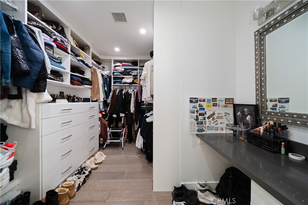 Woodland Hills, California, 91367, United States, 4 Bedrooms Bedrooms, ,2 BathroomsBathrooms,Residential,For Sale,2003177