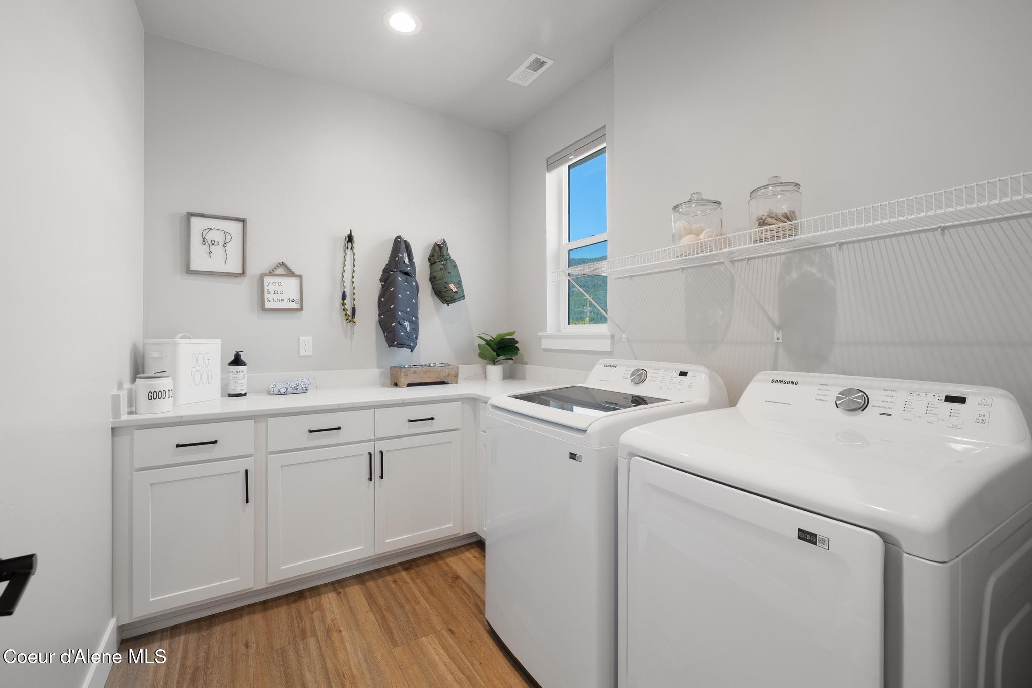 Sandpoint, Idaho, 83864, United States, 4 Bedrooms Bedrooms, ,3 BathroomsBathrooms,Residential,For Sale,1991362