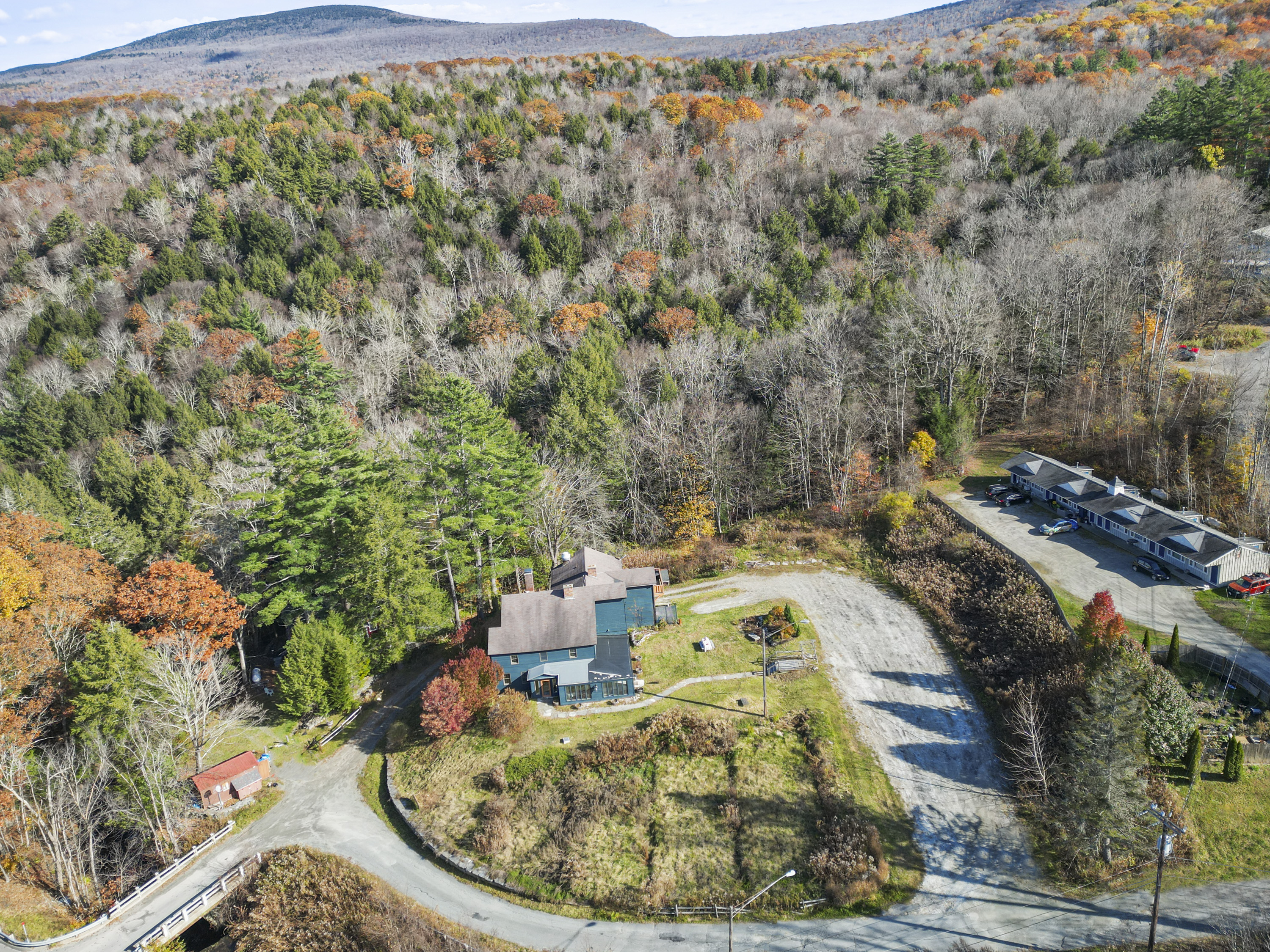  This Property Embodies the Berkshire Charm, History, and Natural Beauty - 物件實景