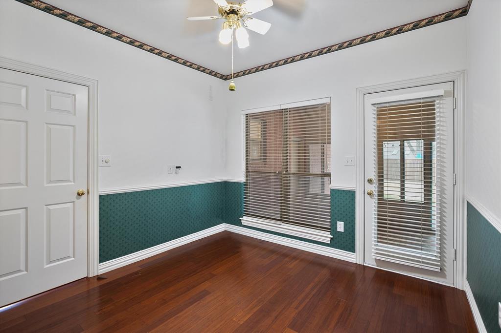 Denton, Texas, 76205, United States, 4 Bedrooms Bedrooms, ,4 BathroomsBathrooms,Residential,For Sale,1915796