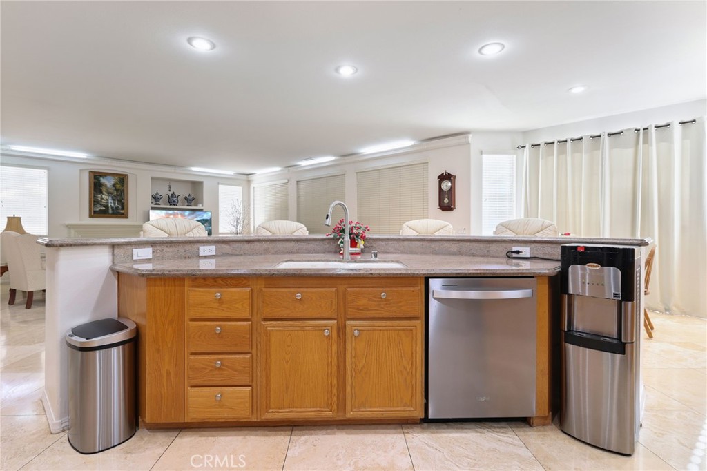 Riverside, California, 92503, United States, 5 Bedrooms Bedrooms, ,4 BathroomsBathrooms,Residential,For Sale,1849957