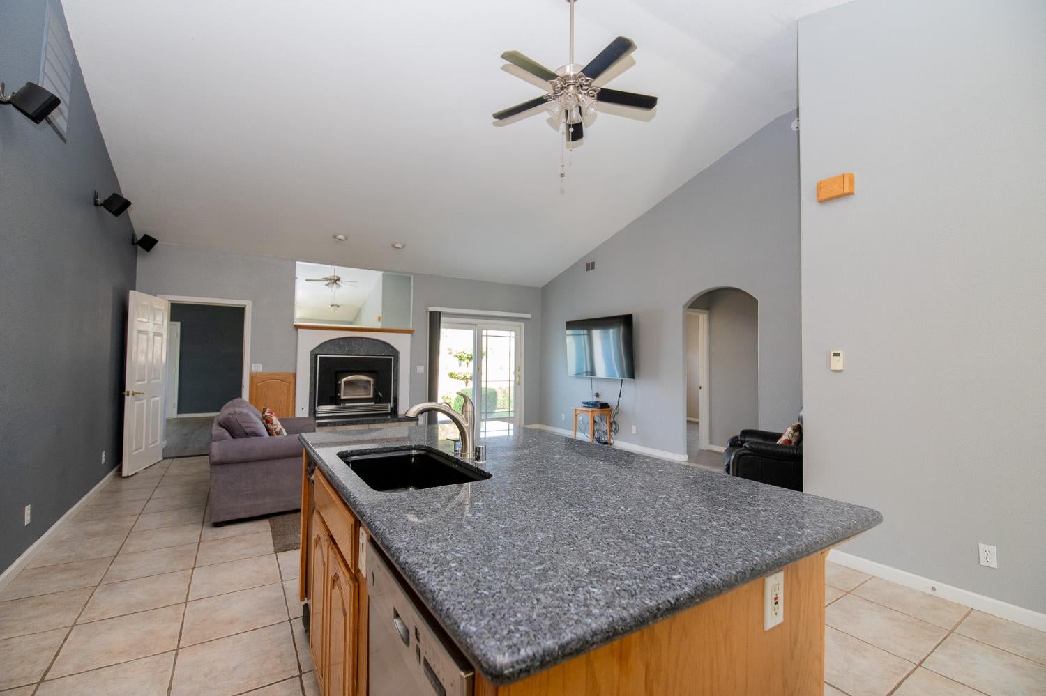 Arbuckle, California, 95912, United States, 3 Bedrooms Bedrooms, ,2 BathroomsBathrooms,Residential,For Sale,1991763