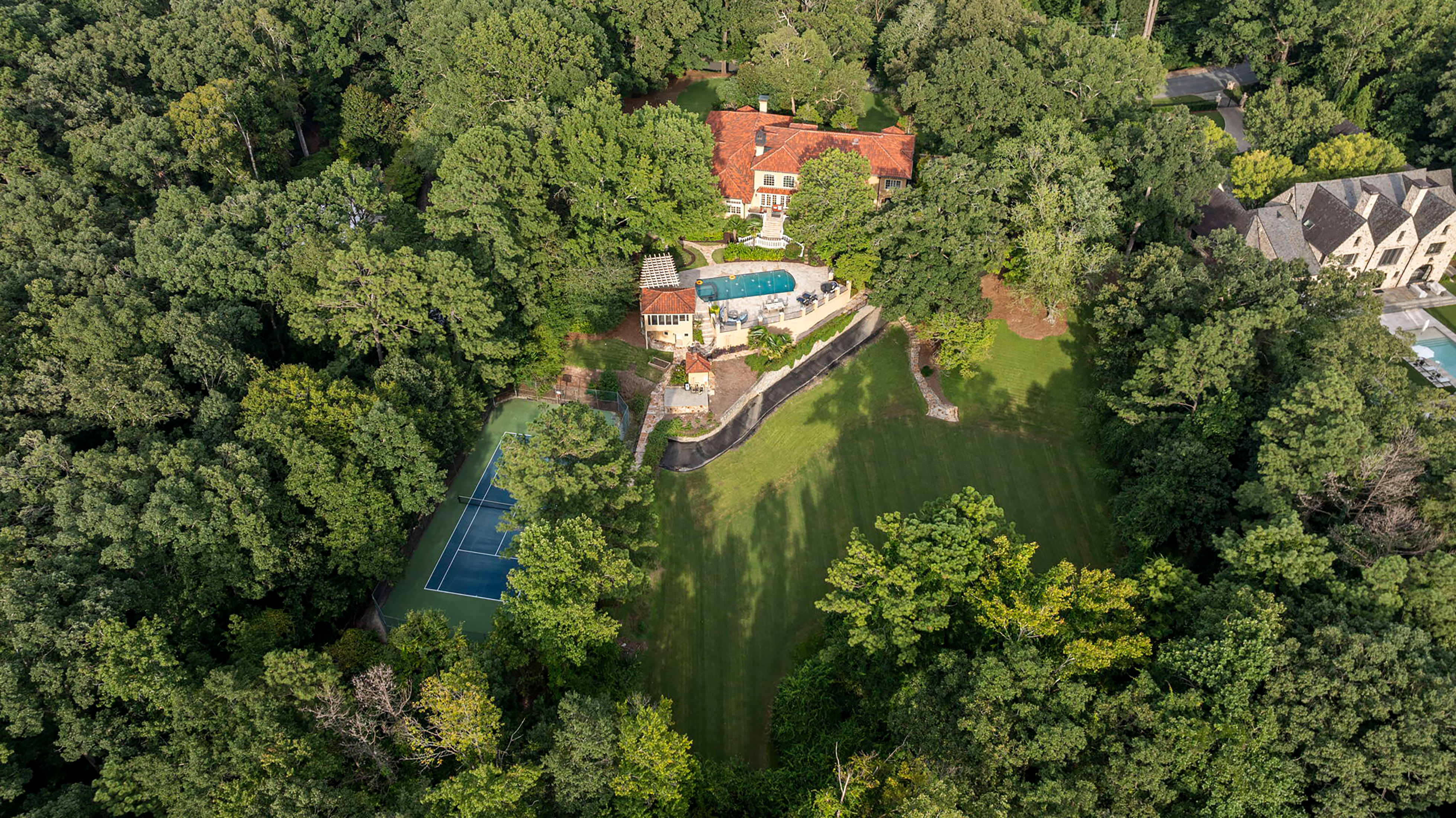  Remarkable Spanish-style Estate on 3.8+/- Private Acres - 物件實景