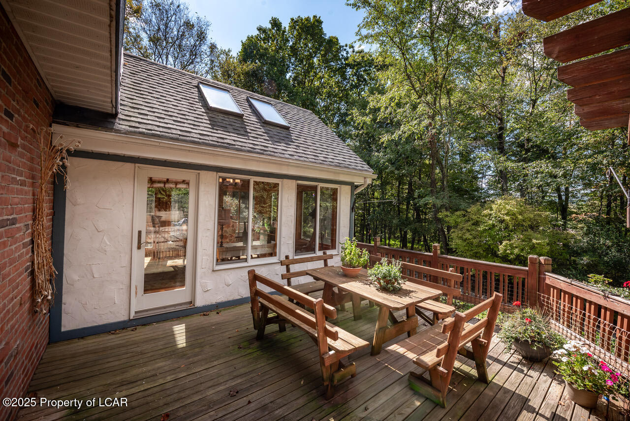 Dallas, Pennsylvania, 18612, United States, 5 Bedrooms Bedrooms, ,3 BathroomsBathrooms,Residential,For Sale,2006135