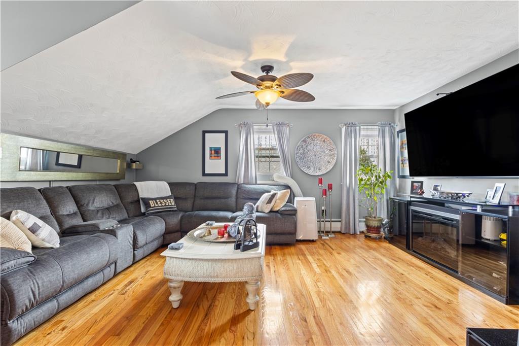 Pawtucket, Rhode Island, 02861, United States, 4 Bedrooms Bedrooms, ,2 BathroomsBathrooms,Residential,For Sale,2006296