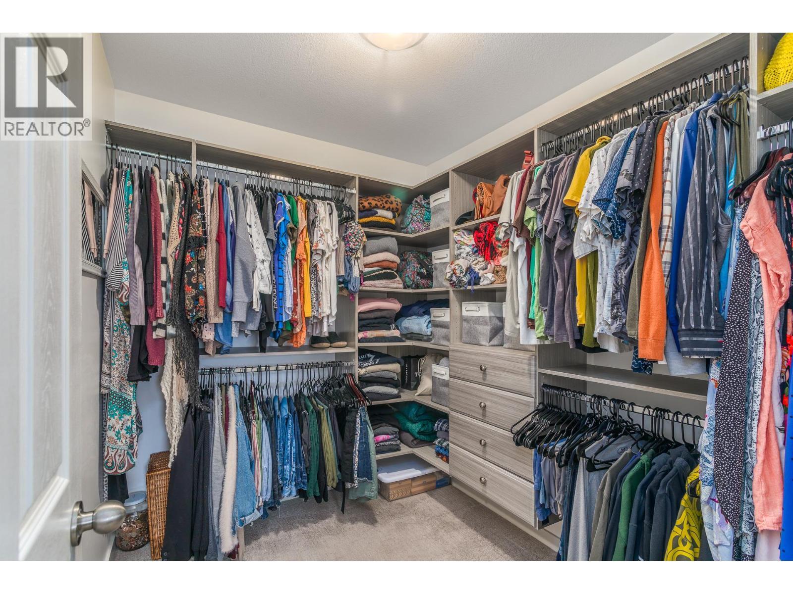 KELOWNA, British Columbia, V1X 2H2, CA, 3 Bedrooms Bedrooms, ,3 BathroomsBathrooms,Residential,For Sale,1948165