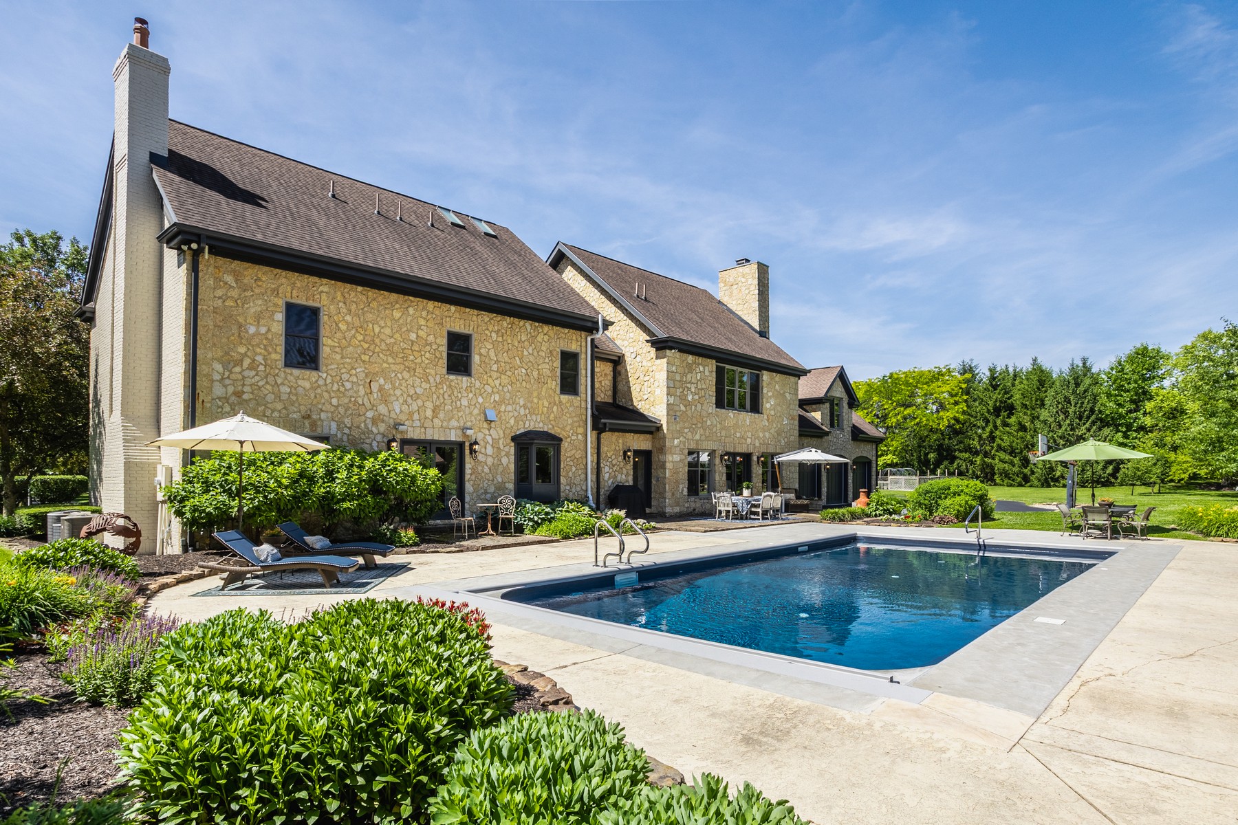  Rare Opportunity to Own a Stunning Home with Acreage in West Carmel - 物件實景