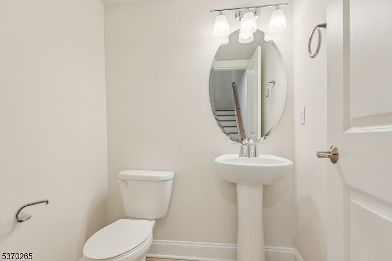 Warren Twp., New Jersey, 07059, United States, 4 Bedrooms Bedrooms, ,4 BathroomsBathrooms,Residential,For Sale,1940451
