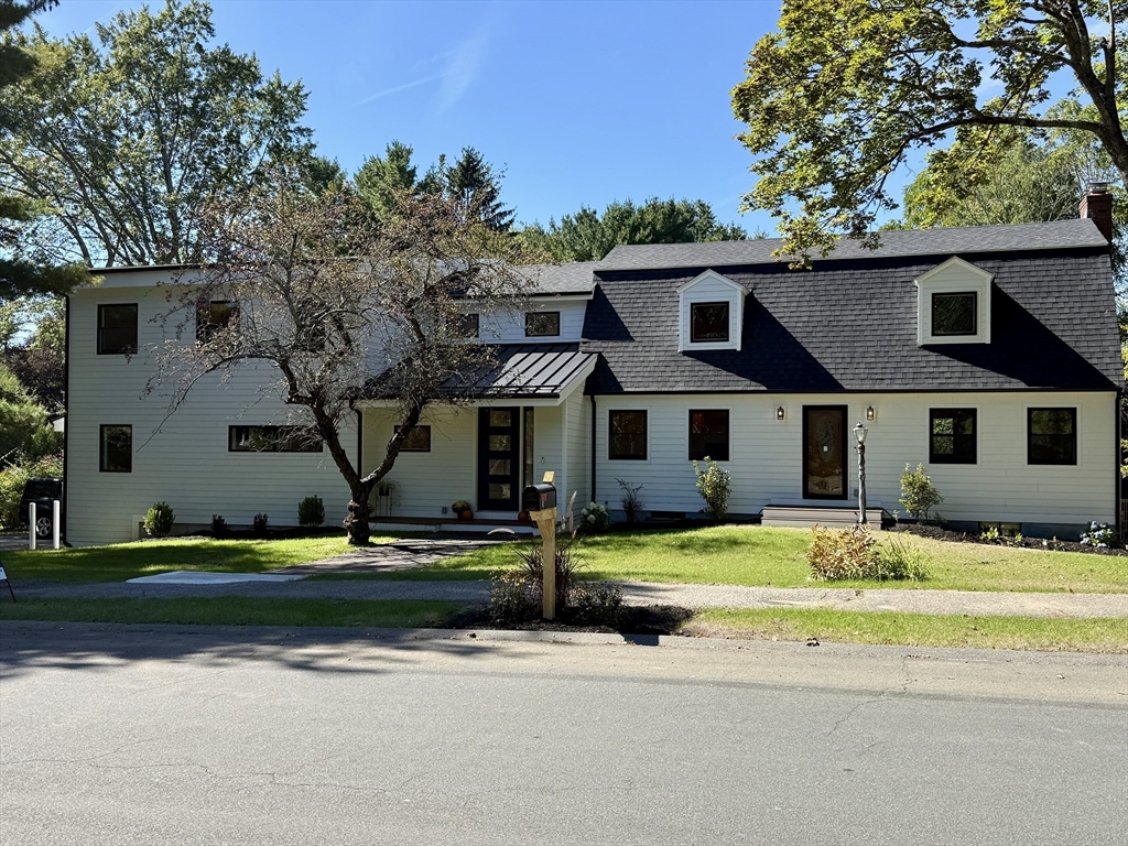 Lexington, Massachusetts, 02420, United States, 5 Bedrooms Bedrooms, ,6 BathroomsBathrooms,Residential,For Sale,1951005