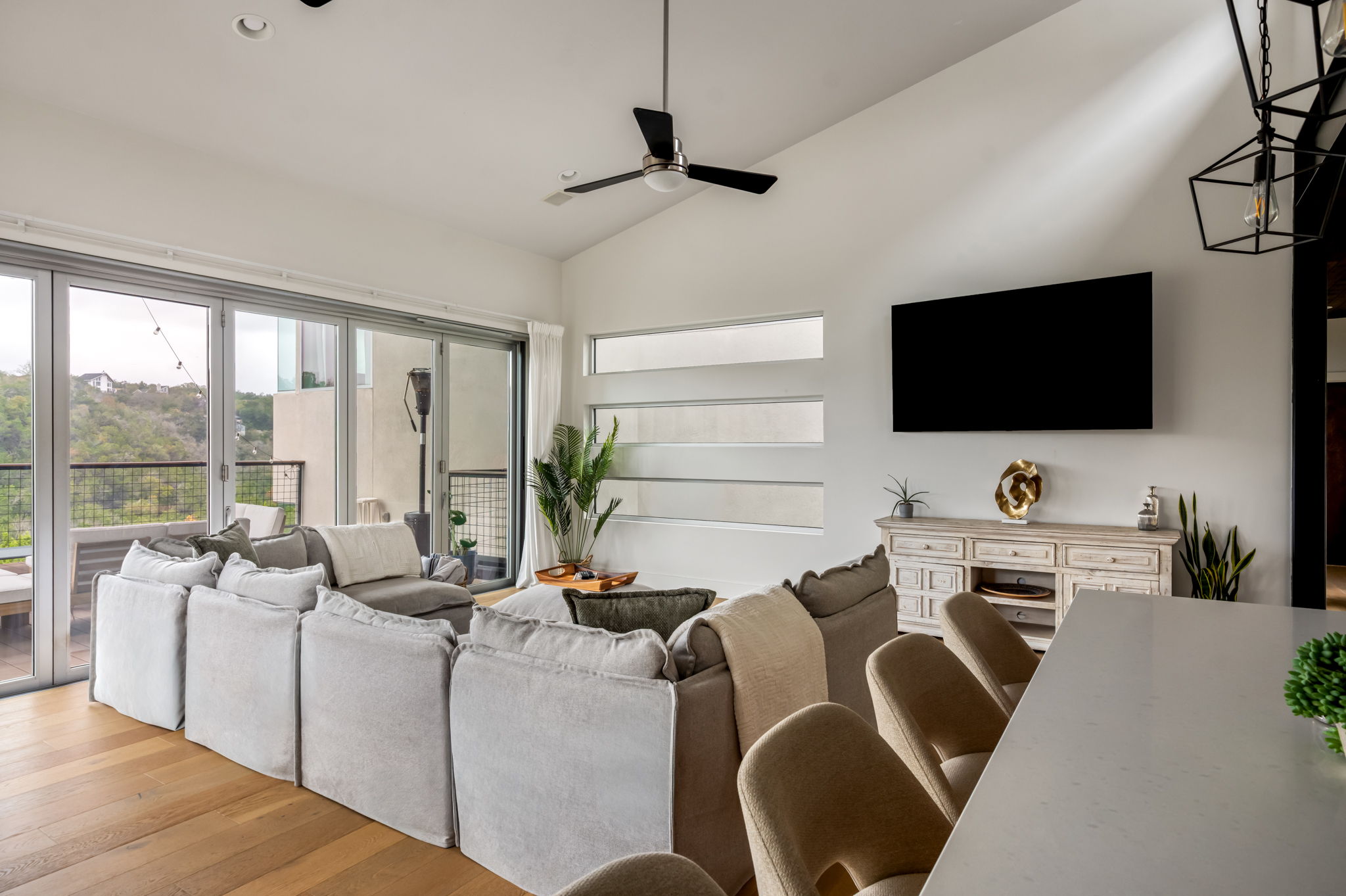  Modern Canyon Retreat Designed for Sunset Living - 物件實景