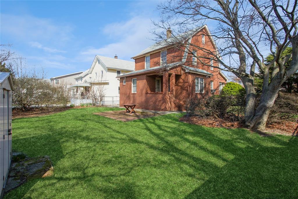 New Hyde Park, New York, 11040, United States, 3 Bedrooms Bedrooms, ,2 BathroomsBathrooms,Residential,For Sale,1923686
