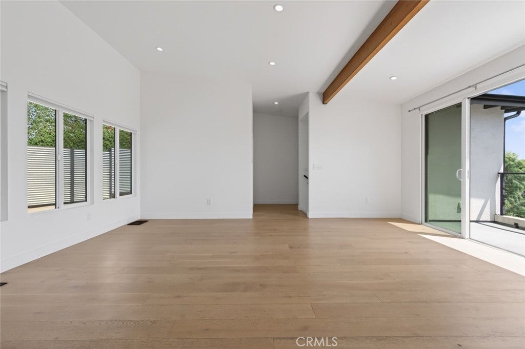 Los Angeles, California, 90026, United States, 3 Bedrooms Bedrooms, ,3 BathroomsBathrooms,Residential,For Sale,2040184