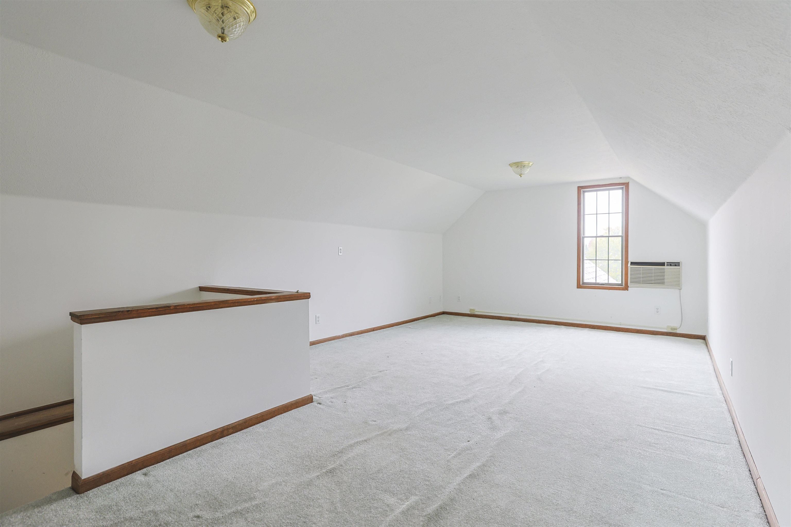 South Bend, Indiana, 46614, United States, 4 Bedrooms Bedrooms, ,4 BathroomsBathrooms,Residential,For Sale,1985327