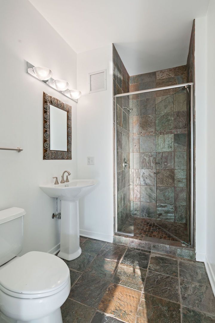 Chicago, Illinois, 60654, United States, 2 Bedrooms Bedrooms, ,2 BathroomsBathrooms,Residential,For Sale,2023222