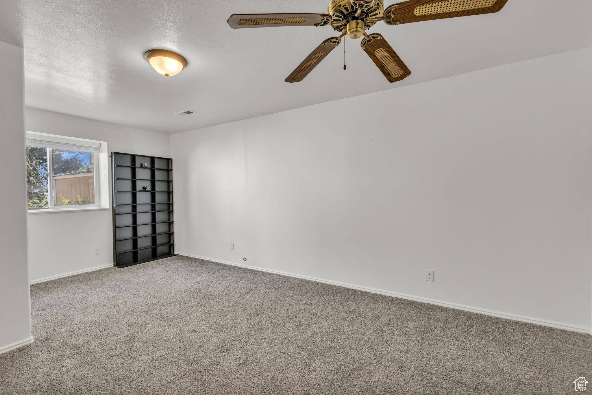 Ogden, Utah, 84404, United States, 4 Bedrooms Bedrooms, ,3 BathroomsBathrooms,Residential,For Sale,1867138