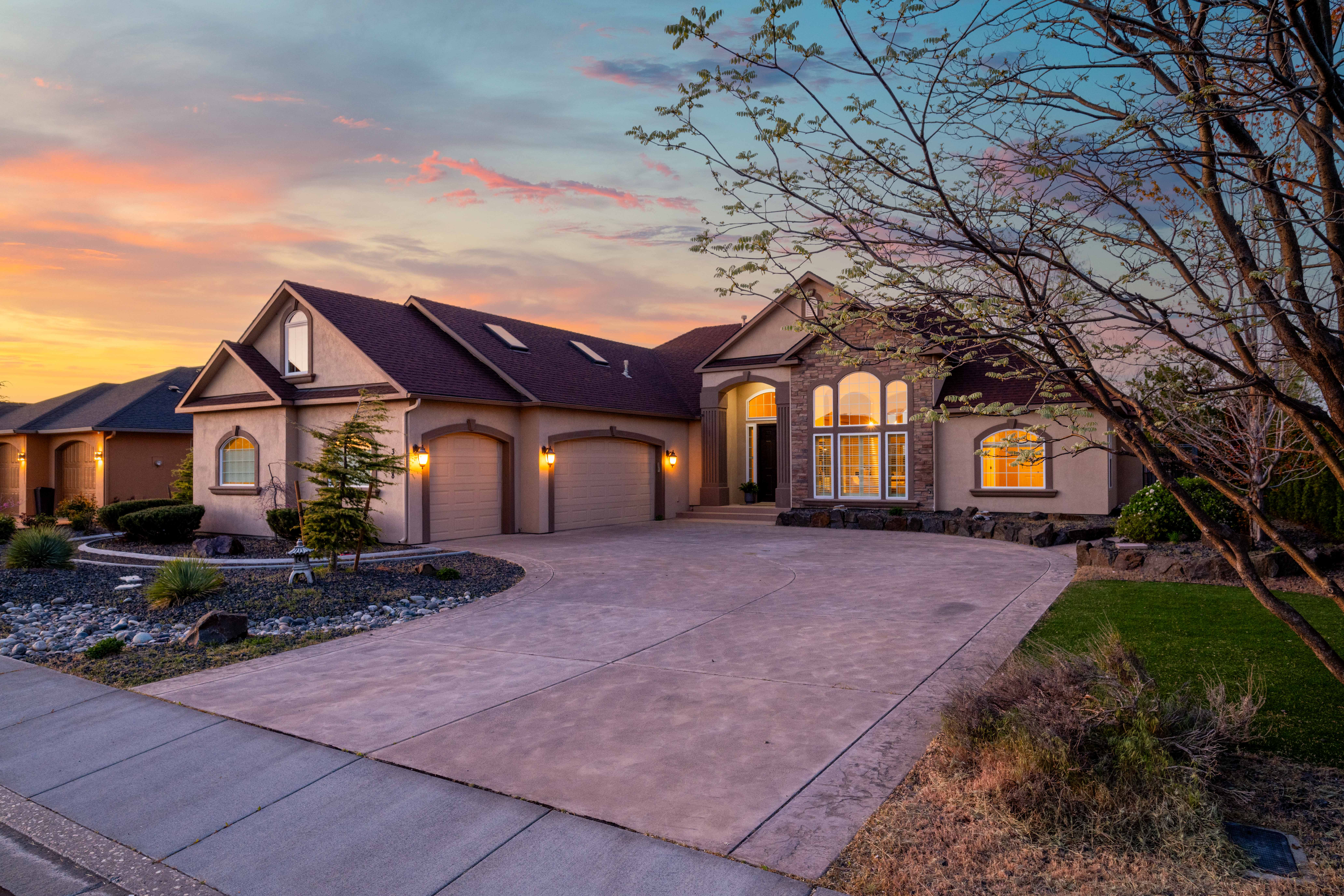  Pool, Course Frontage, Outdoor Kitchen &More - 物件實景