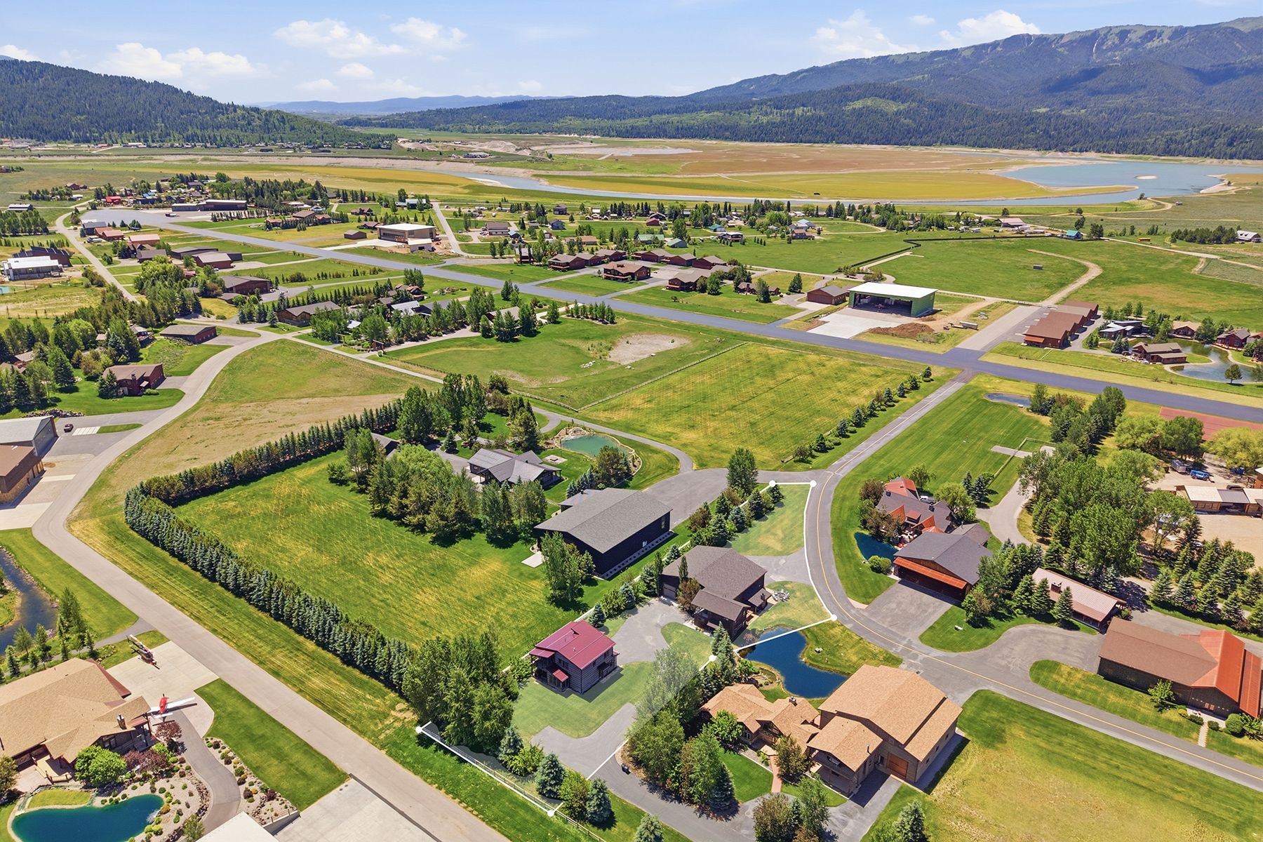  Elevated Living at Alpine Airpark - 物件實景