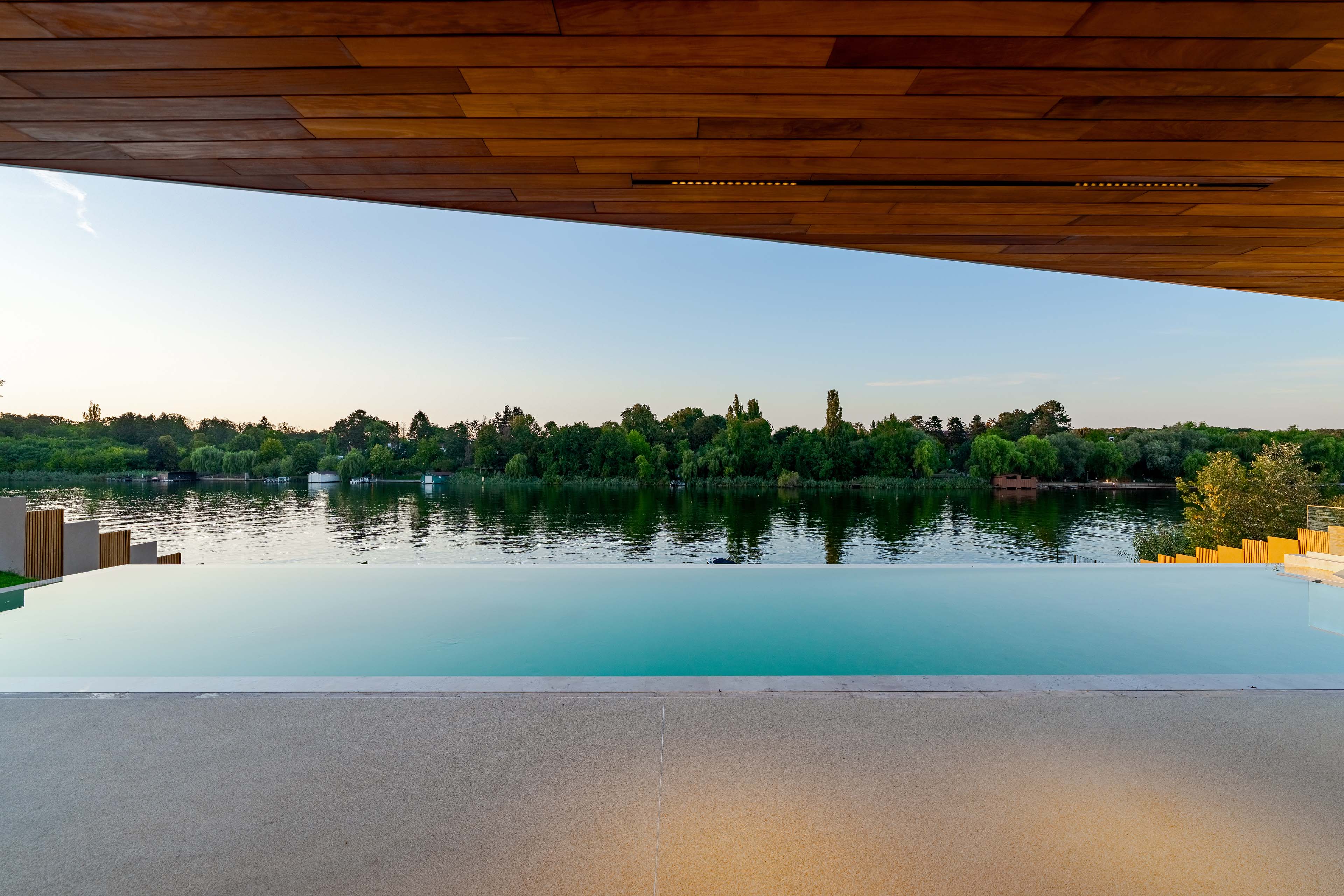  Unique Lakeside Villa on Snagov Lake, Romania - 物件實景