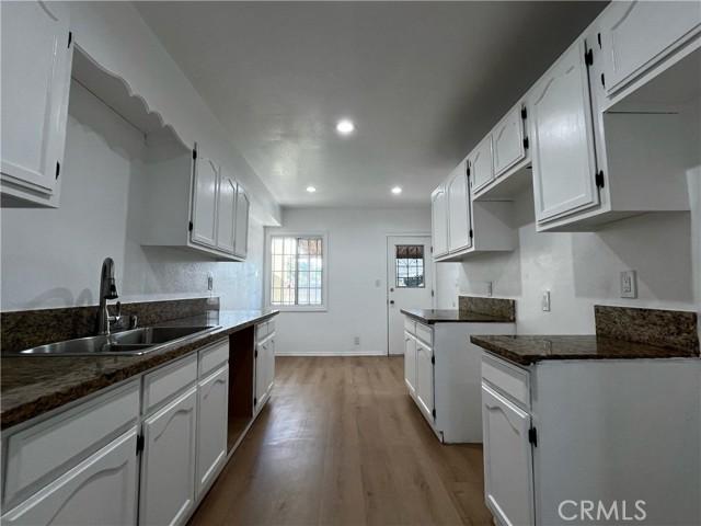 LA, California, 90008, United States, 5 Bedrooms Bedrooms, ,4 BathroomsBathrooms,Residential,For Sale,2023557