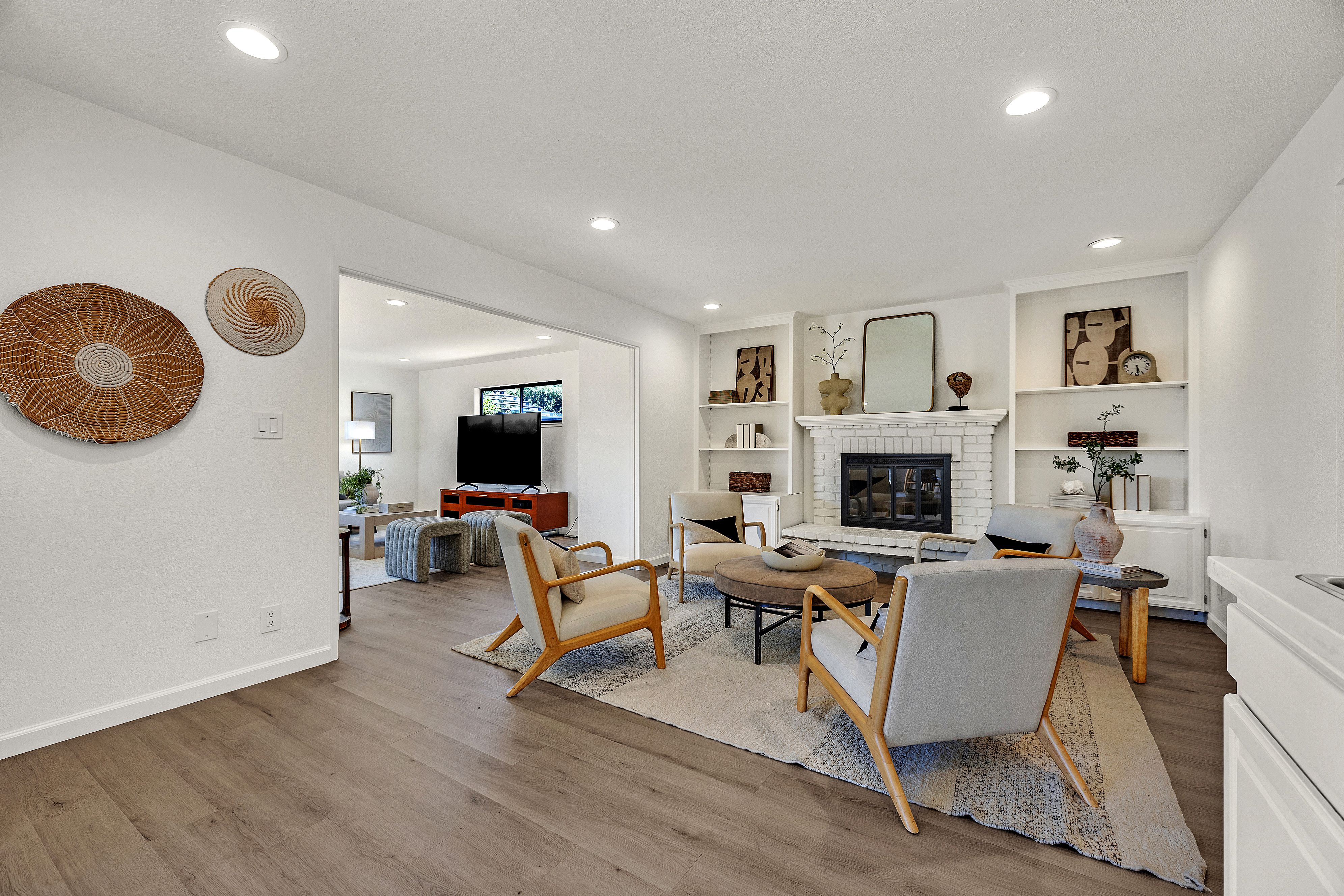  Updated Corner-Lot Home with Premier Community Amenities - 物件實景