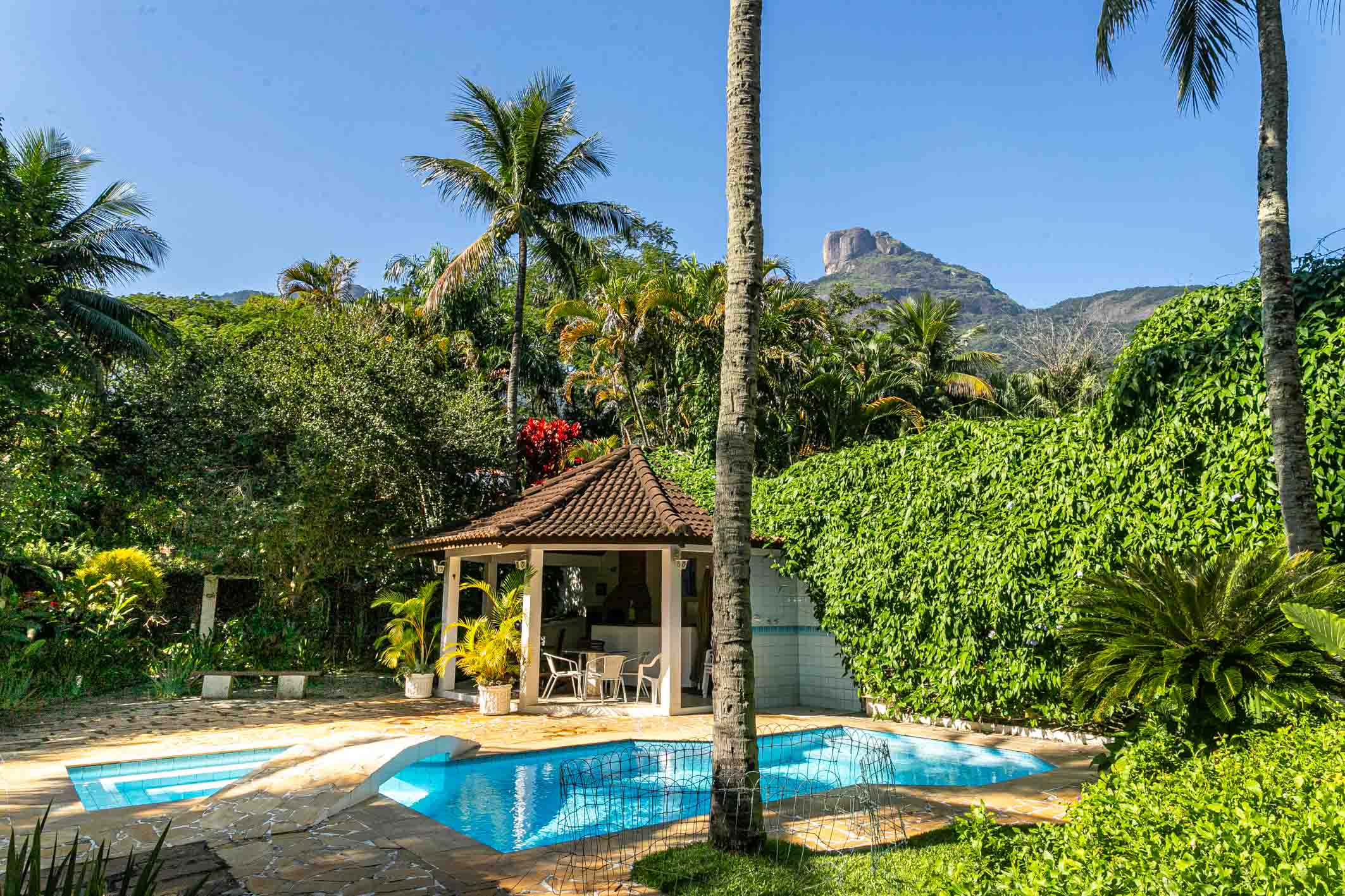  Residence with Pedra da Gávea views in a private condominium in Itanhangá - 物件實景