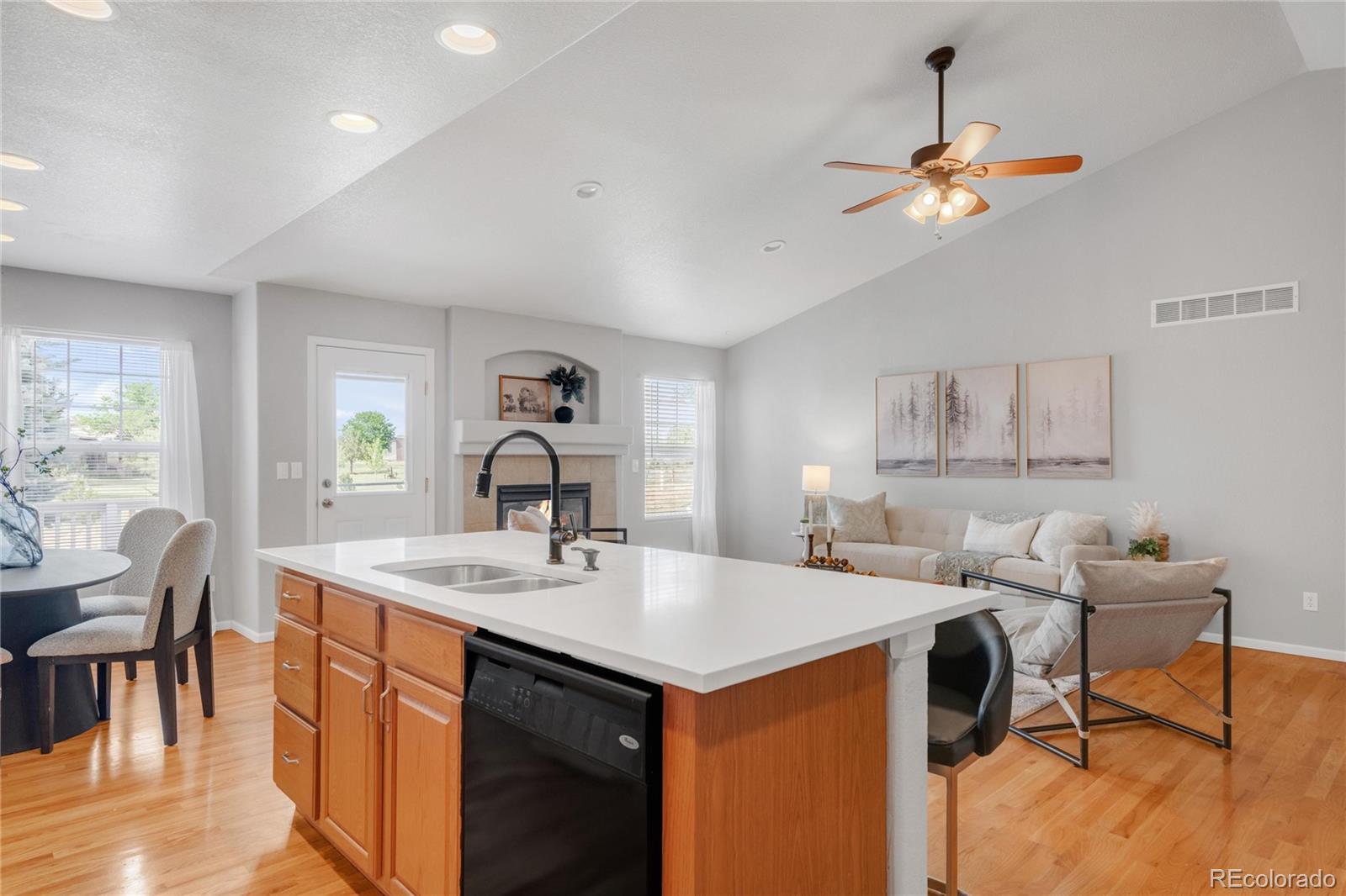 Aurora, Colorado, 80018, United States, 3 Bedrooms Bedrooms, ,3 BathroomsBathrooms,Residential,For Sale,1948994
