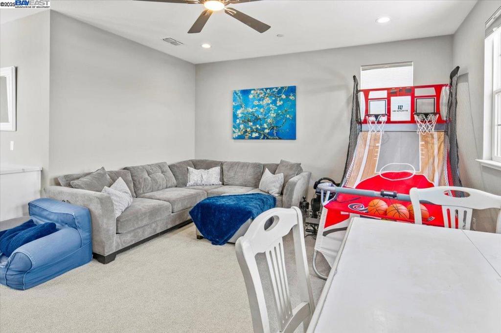 Tracy, California, 95377, United States, 5 Bedrooms Bedrooms, ,4 BathroomsBathrooms,Residential,For Sale,1943891
