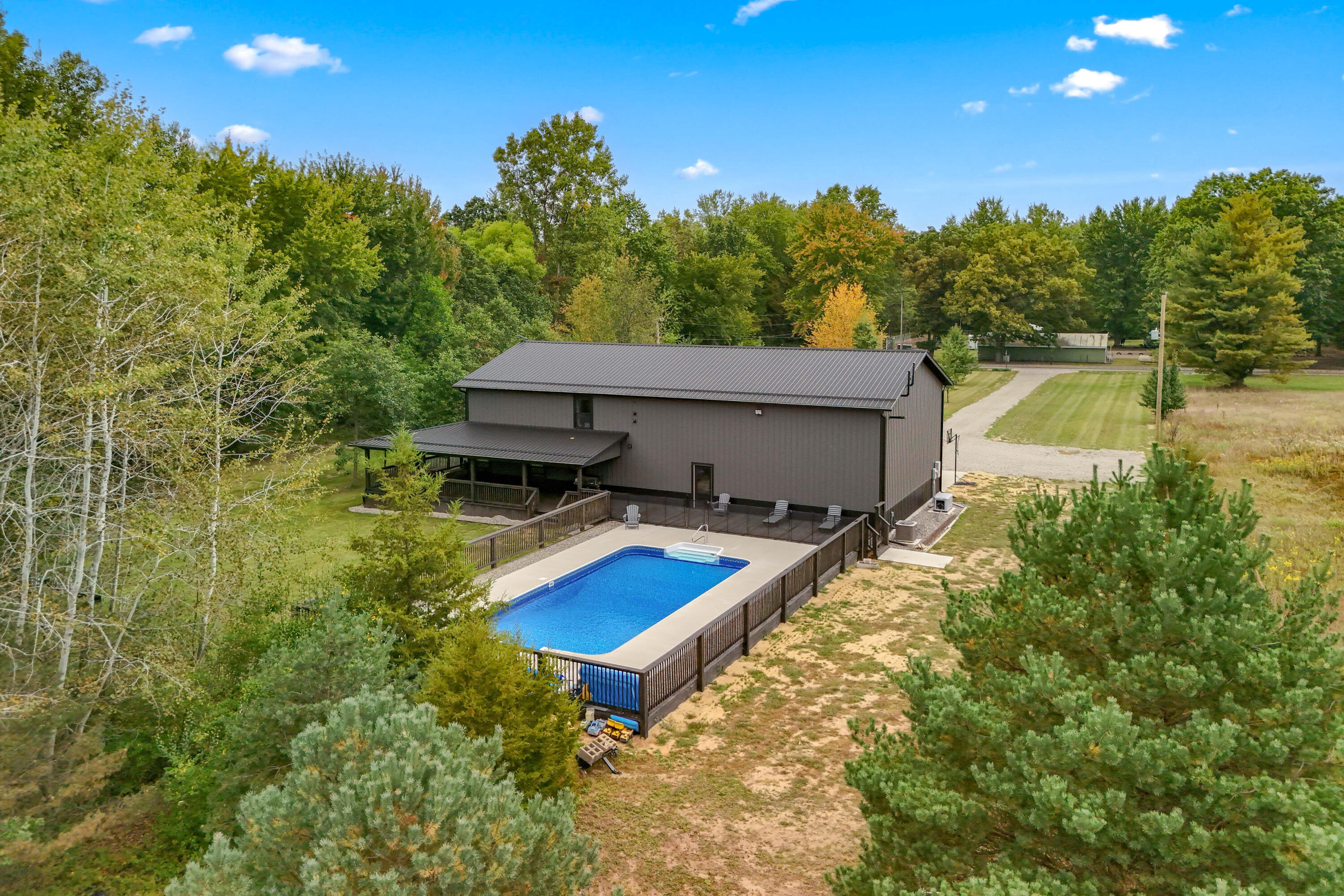 Quincy, Michigan, 49082, United States, 2 Bedrooms Bedrooms, ,3 BathroomsBathrooms,Residential,For Sale,1979767