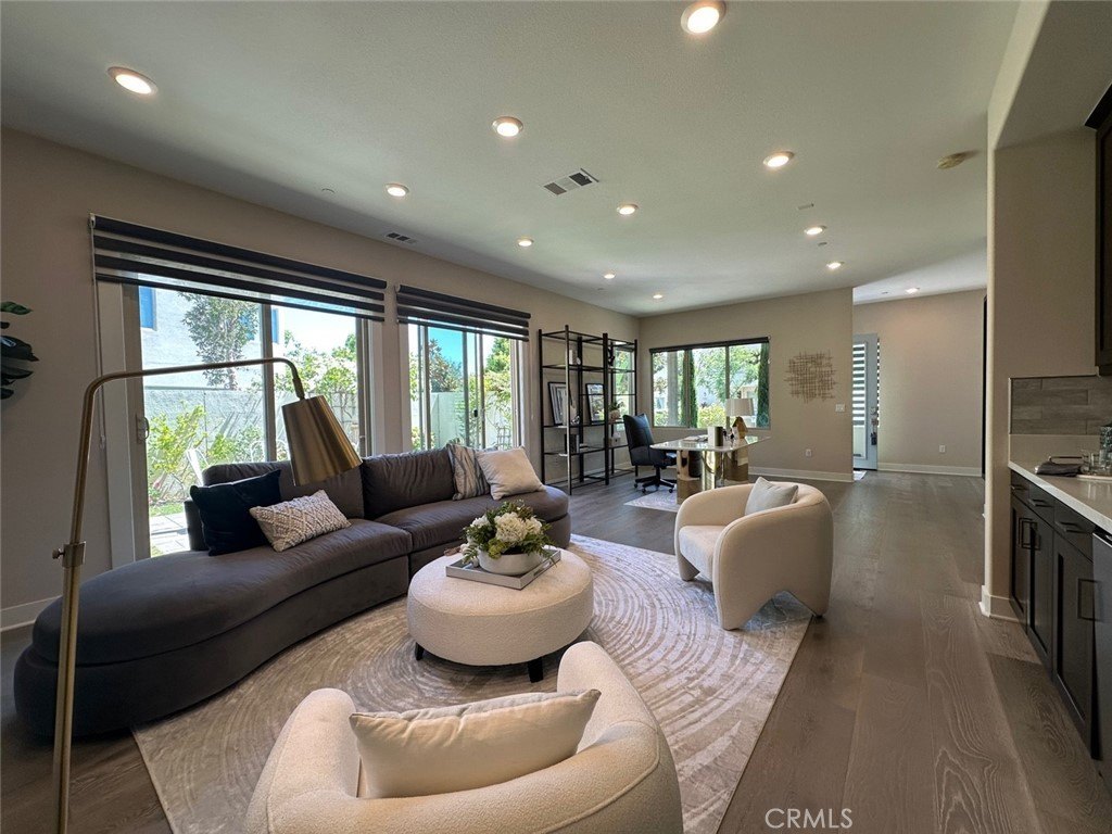 Irvine, California, 92618, United States, 3 Bedrooms Bedrooms, ,4 BathroomsBathrooms,Residential,For Sale,1987840