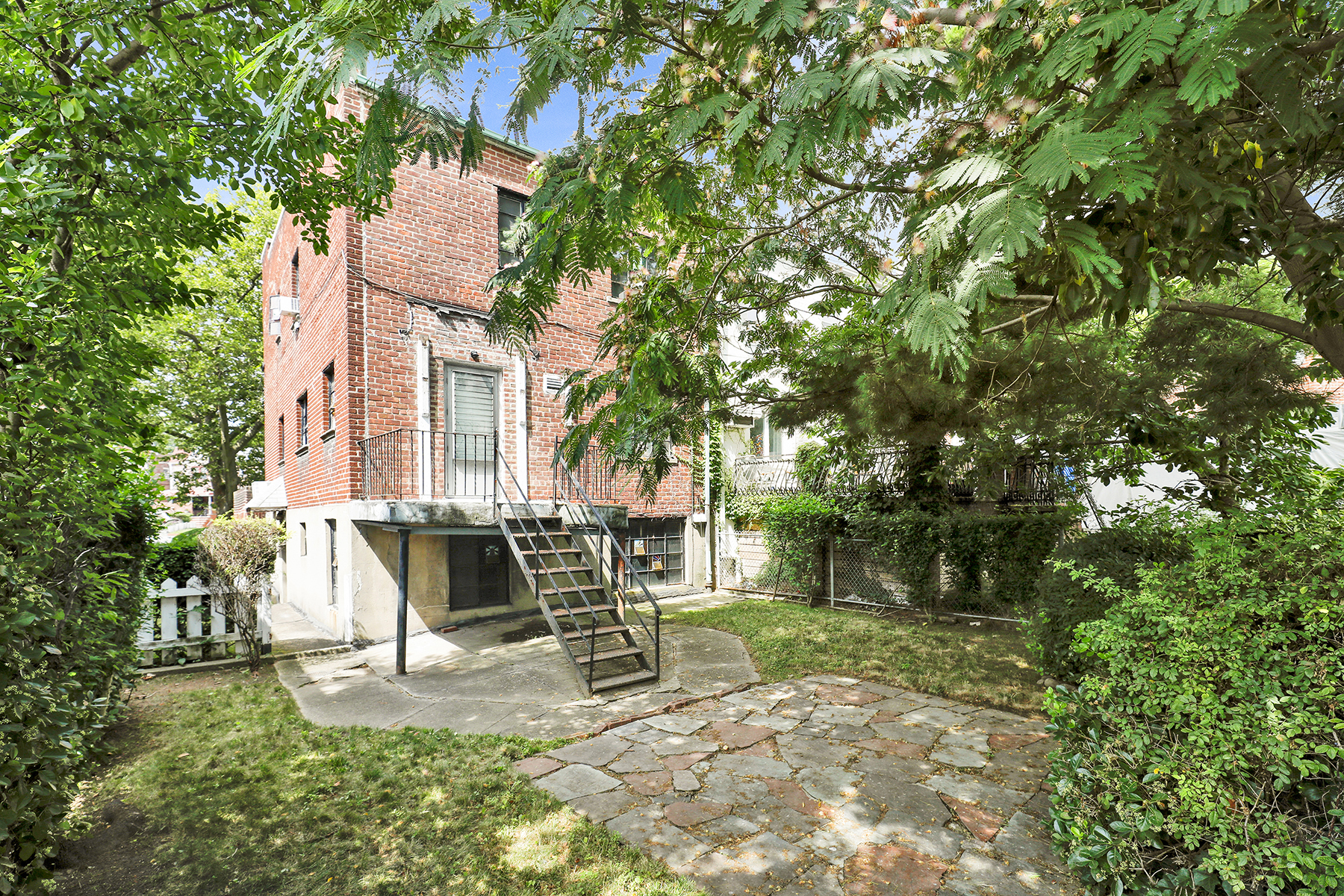 Brooklyn, New York, 11229, United States, 4 Bedrooms Bedrooms, ,3 BathroomsBathrooms,Residential,For Sale,1895272