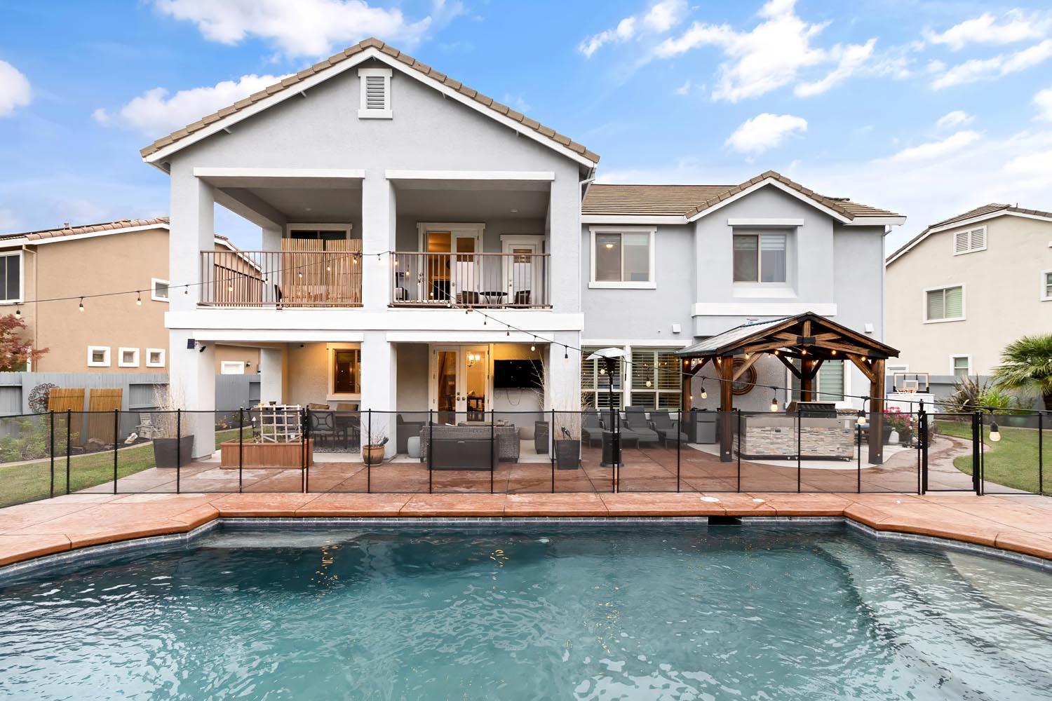 Elk Grove, California, 95757, United States, 5 Bedrooms Bedrooms, ,5 BathroomsBathrooms,Residential,For Sale,2001811