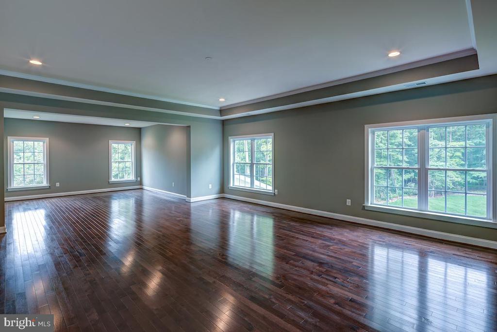 4616 Fairfax Manor Court, Chantilly, Virginia, 20151, United States, 4 Bedrooms Bedrooms, ,6 BathroomsBathrooms,Residential,For Sale,4616 Fairfax Manor Court,1430207