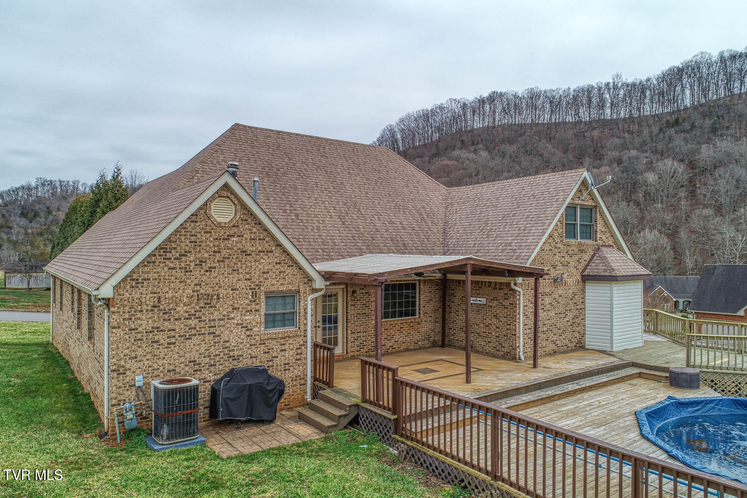 Rogersville, Tennessee, 37857, United States, 4 Bedrooms Bedrooms, ,4 BathroomsBathrooms,Residential,For Sale,2042868