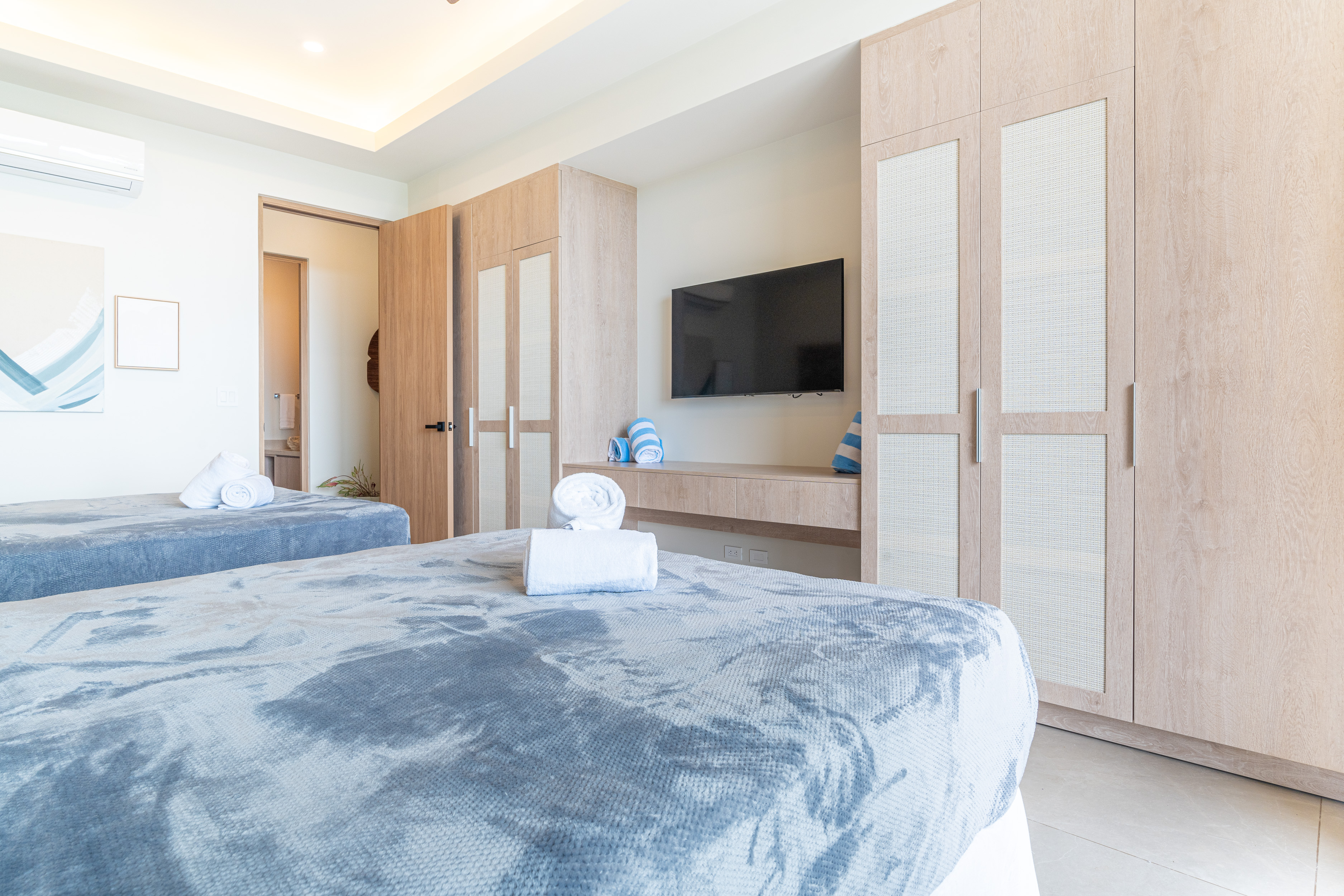 Dominical, Puntarenas, 60504, CR, 7 Bedrooms Bedrooms, ,7 BathroomsBathrooms,Residential,For Sale,1997378