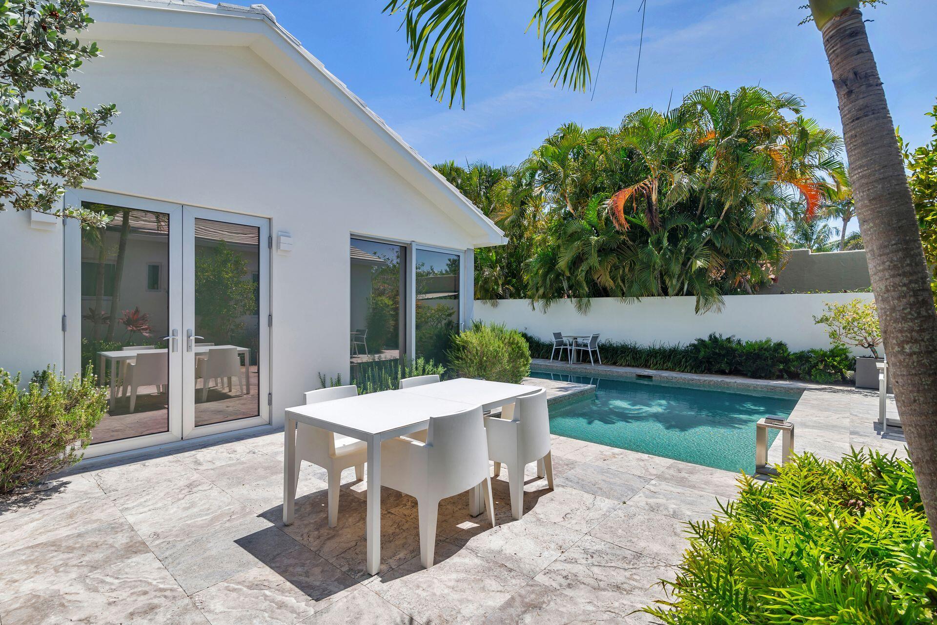 West Palm Beach, Florida, 33401, United States, 2 Bedrooms Bedrooms, ,3 BathroomsBathrooms,Residential,For Sale,2001645