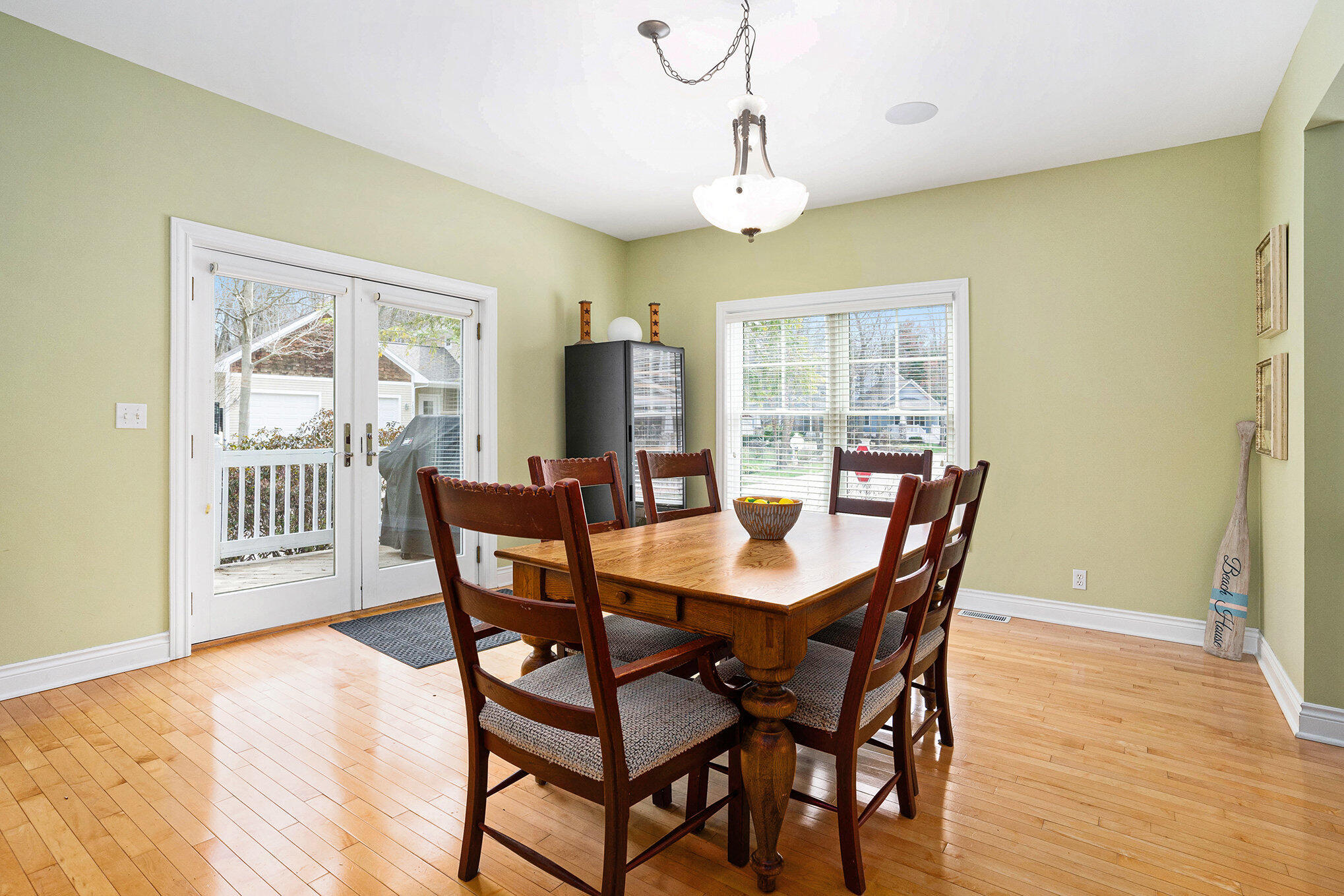 South Haven, Michigan, 49090, United States, 4 Bedrooms Bedrooms, ,4 BathroomsBathrooms,Residential,For Sale,1945011